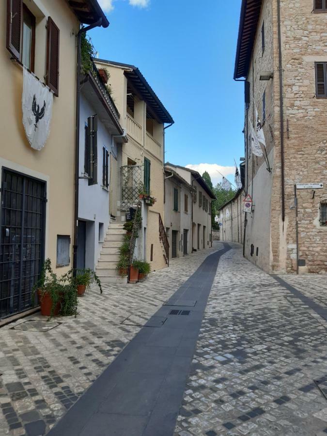 B&B La Casa Di Alice Foligno Dış mekan fotoğraf